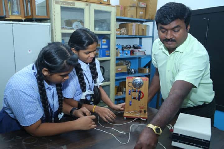 Vivekananda Educational Centre-Physics-Lab