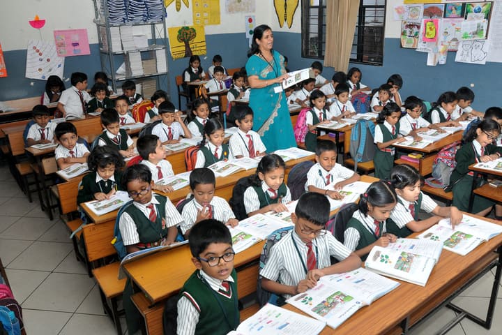 R N S Vidyaniketan-Classroom