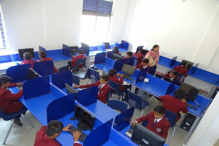 St Dominics School-Computer Lab