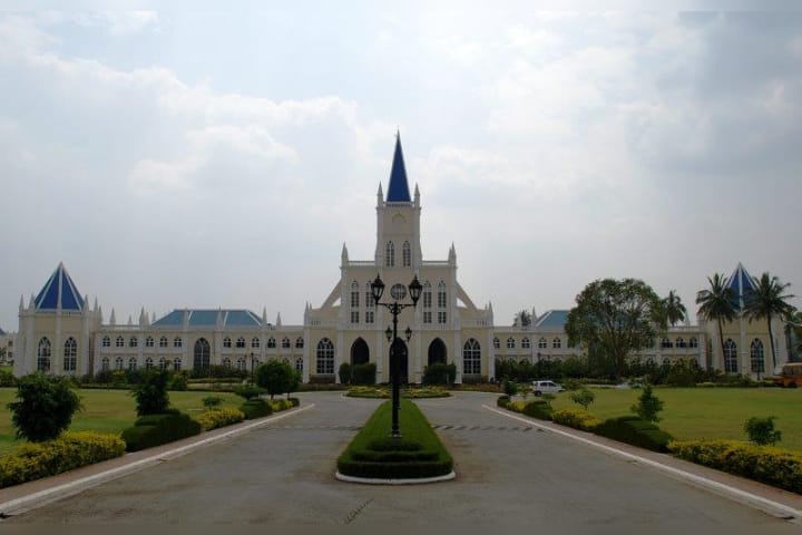 Sarala Birla Academy - School Campus View