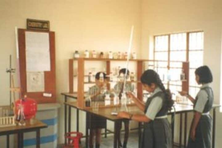 Sri Vani Education Centre-Chemistry Lab