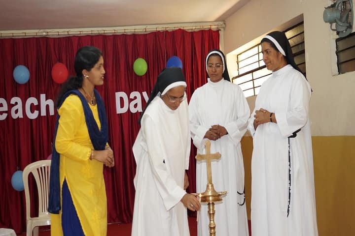 St Dominics School-Lighting The Lamp