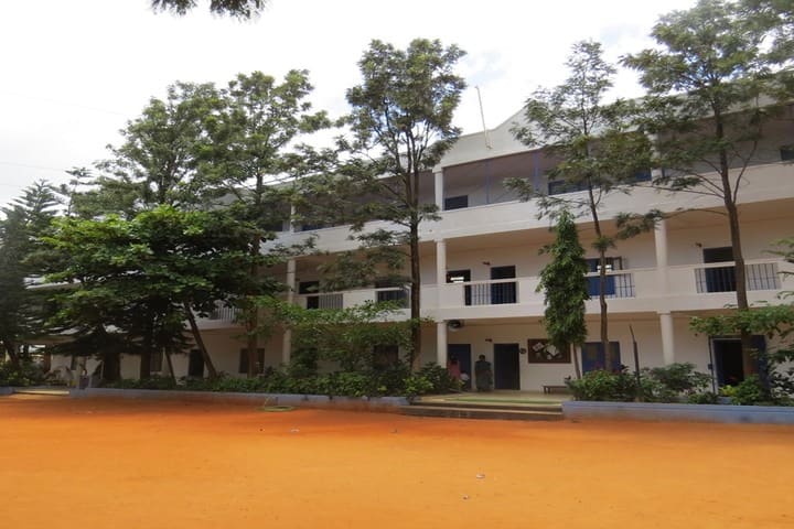 Kenneth George English School-Campus