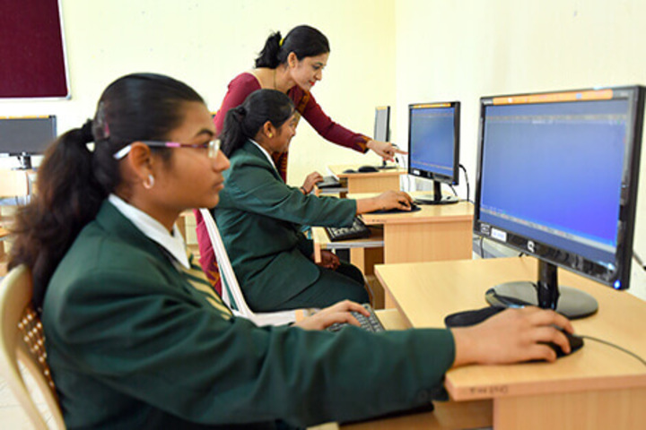 Nalanda Gurukula International School-Computer Lab
