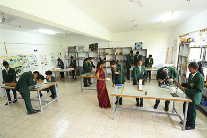 Nalanda Gurukula International School-Physics Lab