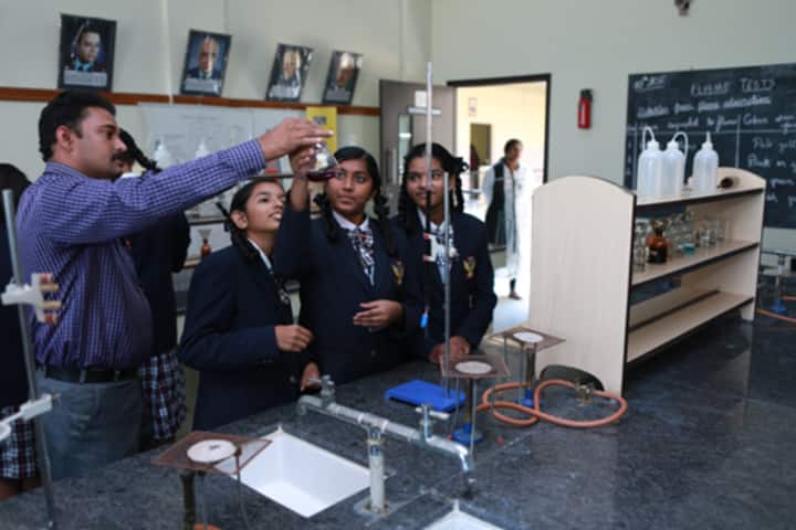 Nightingales English School Bengaluru-Chemistry Lab