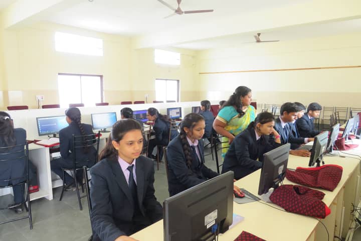 Flos Carmeli Convent School-Computer Lab
