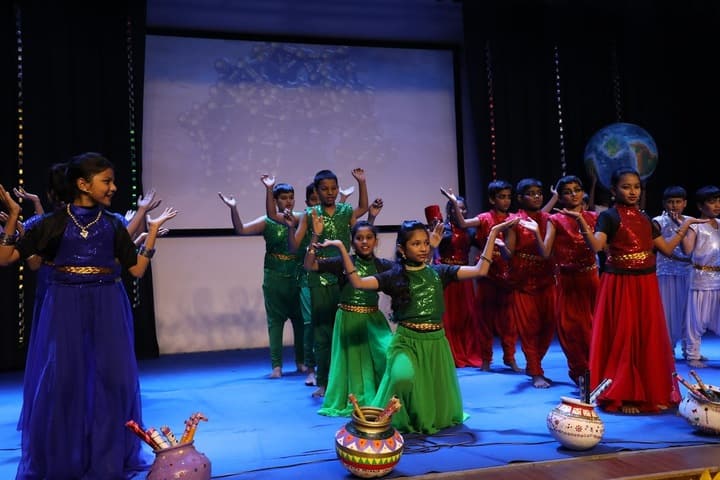 Aavishkar Academy-Dance