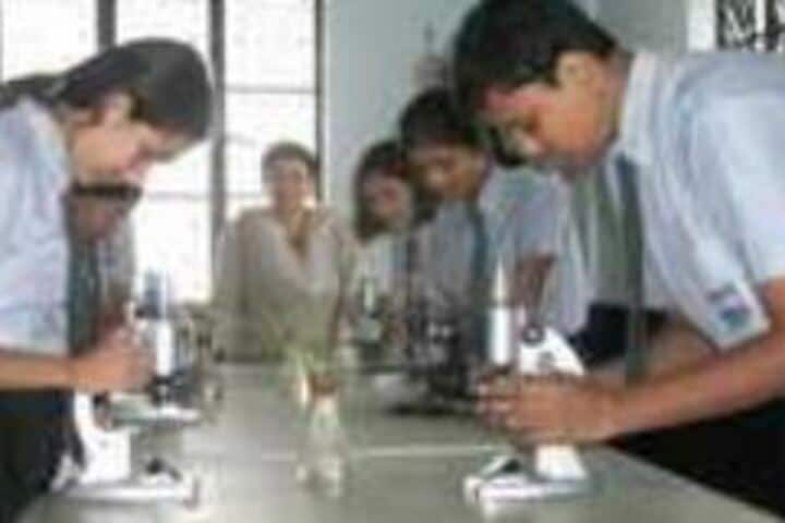 Arvind International School-Physics Lab