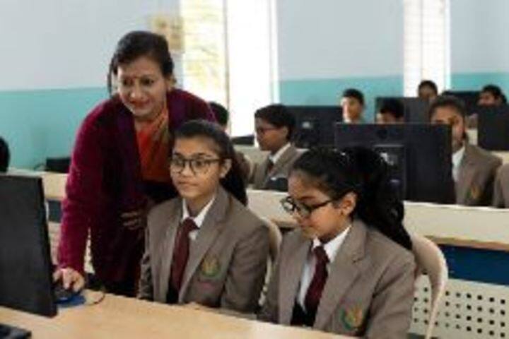 Laurels School International-Computer Lab