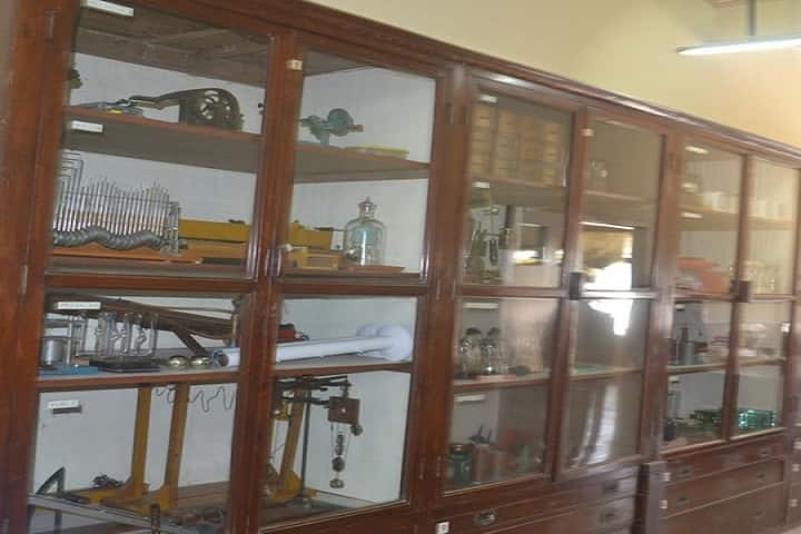 Campion School-Physics Lab