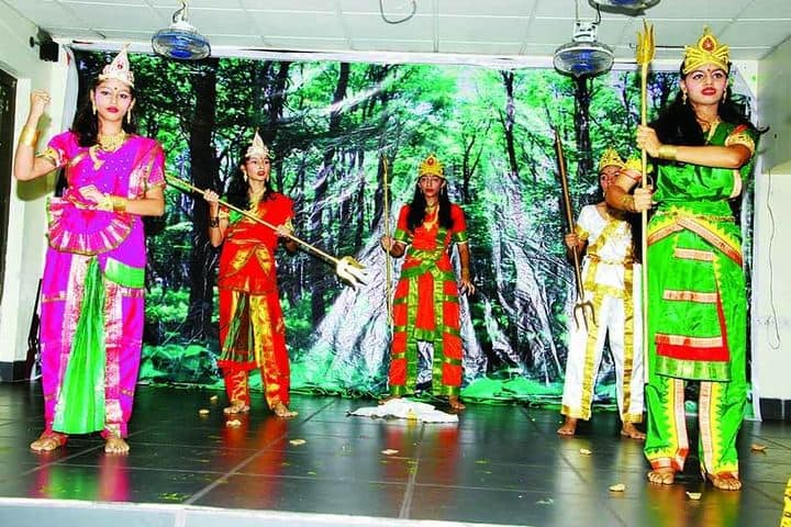 Greenlawns High School-Dance