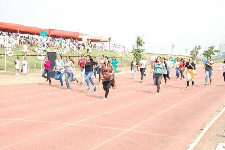 Greenlawns High School-Running