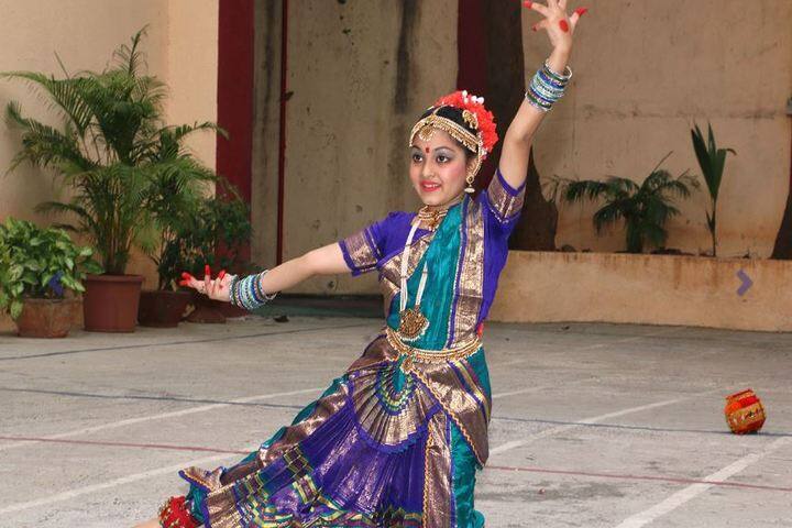 Queen Mary School-Traditional Dance