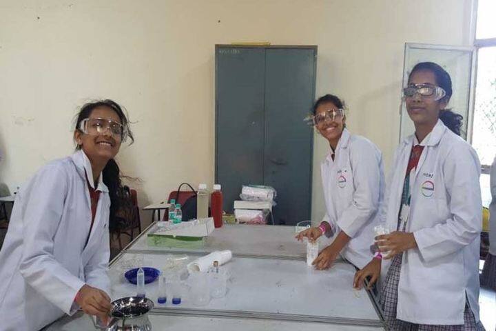 Greenlawns School-Chemistry Lab