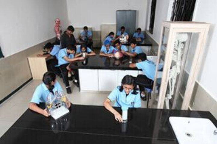 Lady Ratanbai And Sir Mathuradas Vissanji Academy-Science lab
