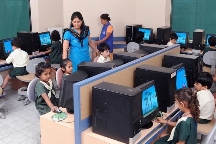  Jankidevi Public School-Computer Lab