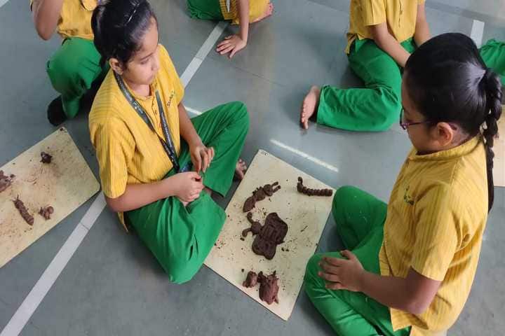 Shishuvan English Medium School-Art Making