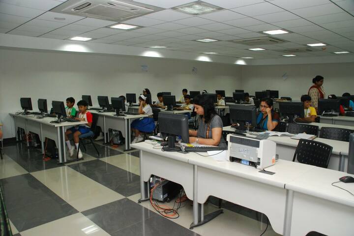 Goldcrest International, Vashi, Thane: Admission, Fee, Affiliation