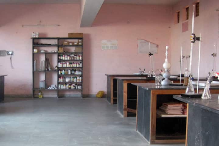 Delhi Public School-Chemistry Lab