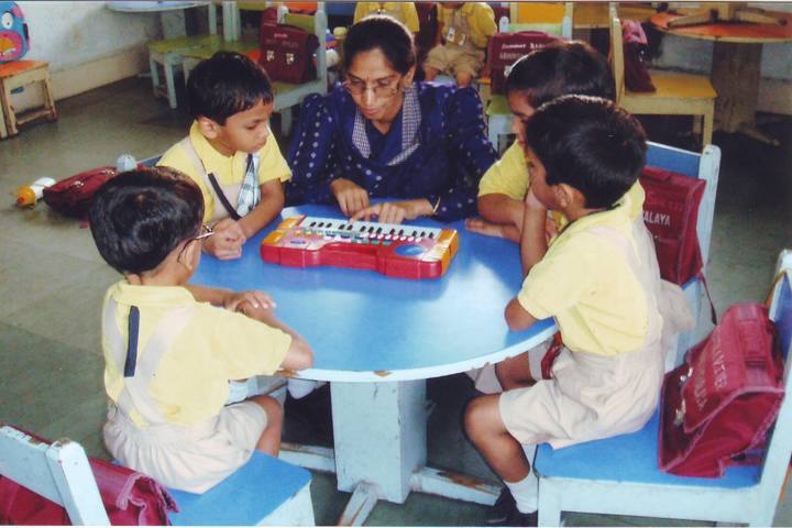 Abhinav Vidyalay-Kids room