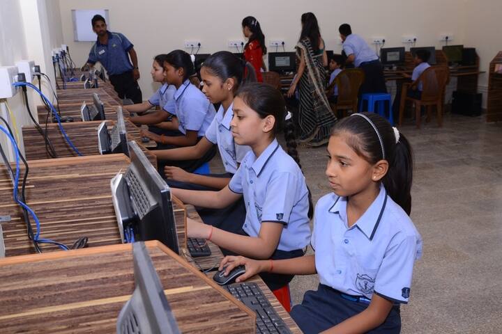 Delhi Public School-Computer Lab