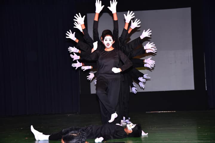 Smt H M Nanavati English High School-Fest