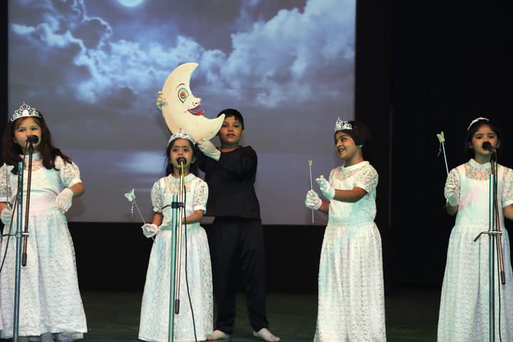 Smt H M Nanavati English High School-Singing