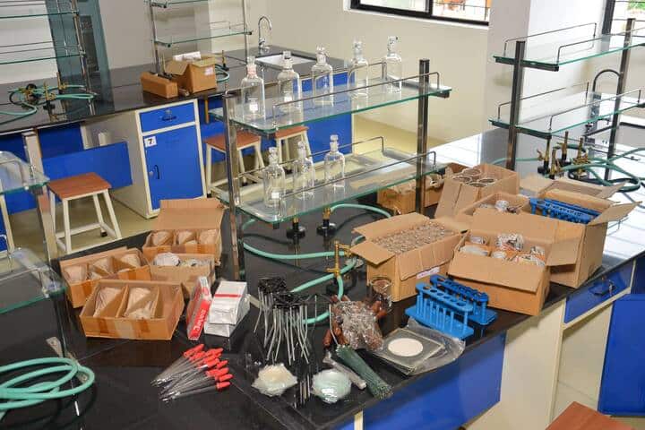 Caelum High School-Chemistry Lab