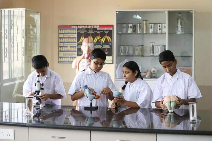 Oxford International School-Biology Lab