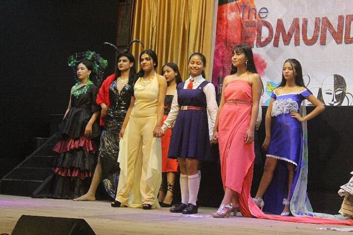St Edmunds School-Fancy dress competitions