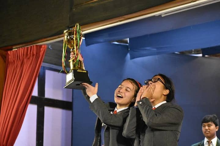 St Edmunds School-Prizes