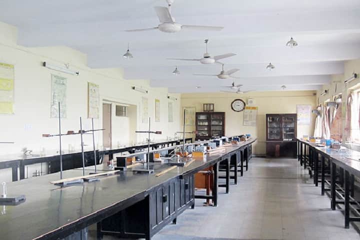 The Frank Anthony Public School-Physics lab