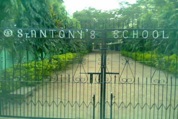 St Antonys School-School Gate