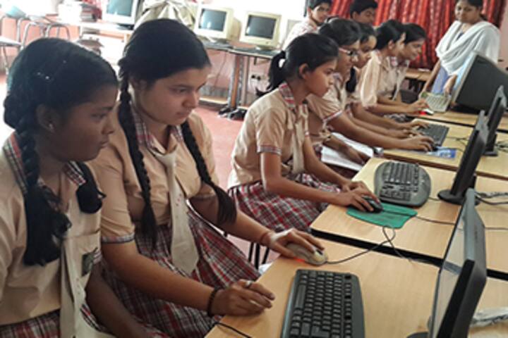Loreto English School - Computer lab