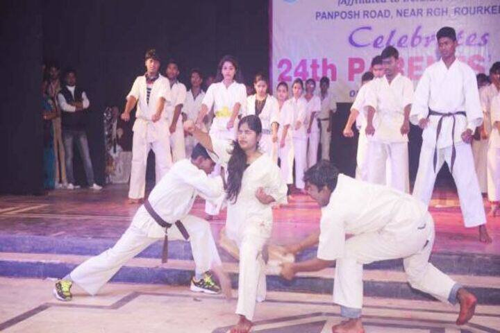 Loreto English School - Karate