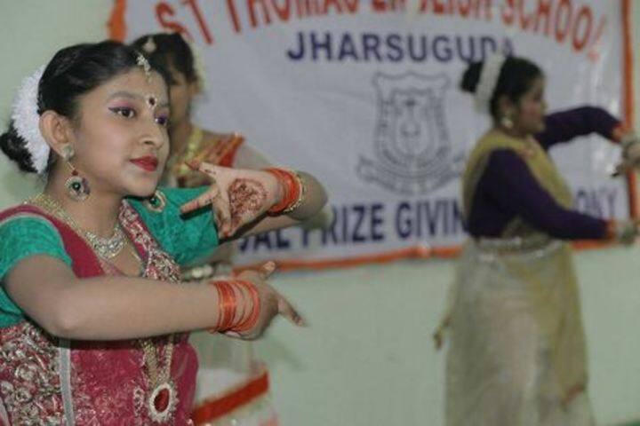 Saint Thomas English School-Traditional Dance