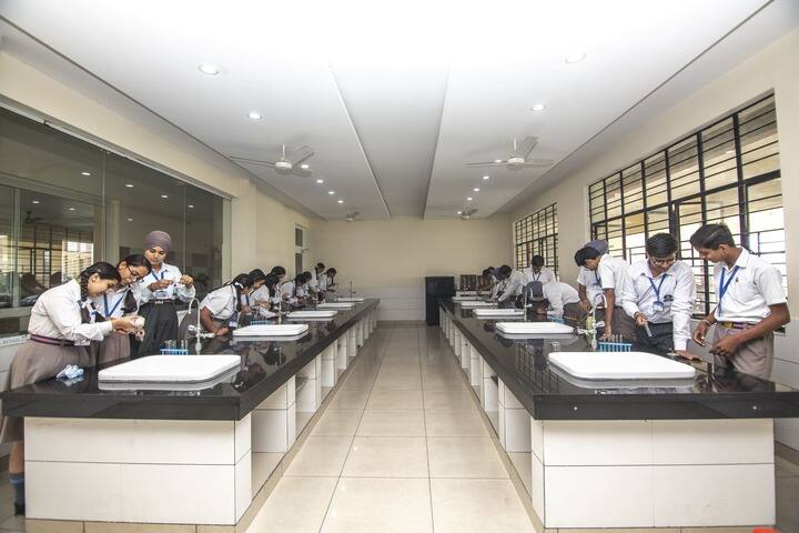 Holy Angels School - Chemistry Lab
