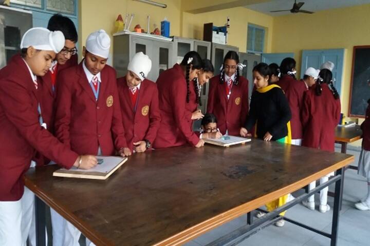 Christ The King Convent School-Physics Lab