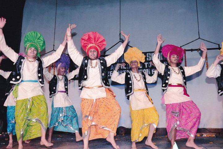 Cedar Spring High School - Traditional Dance