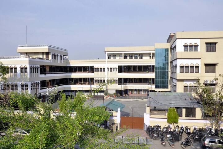 Sri Guru Harkrishan Public School - School Building
