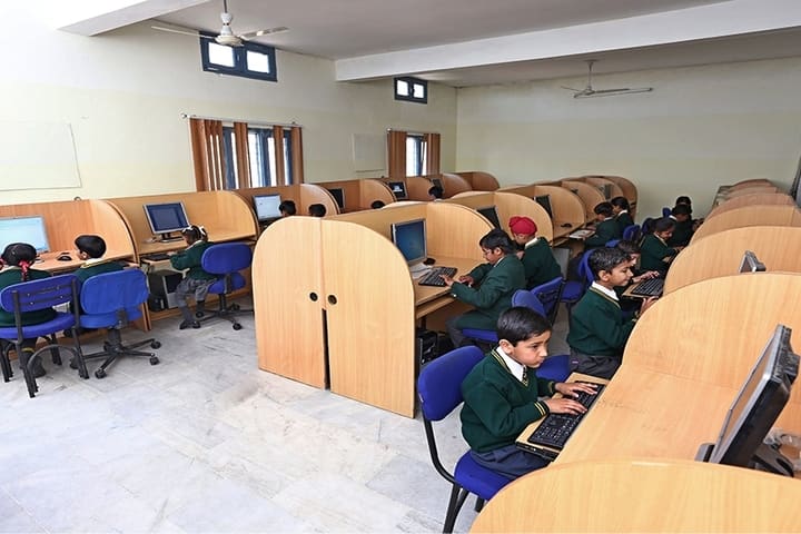 Punjab International Public School-Computer Lab