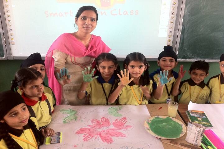 Guru Teg Bahadur International School-Art room