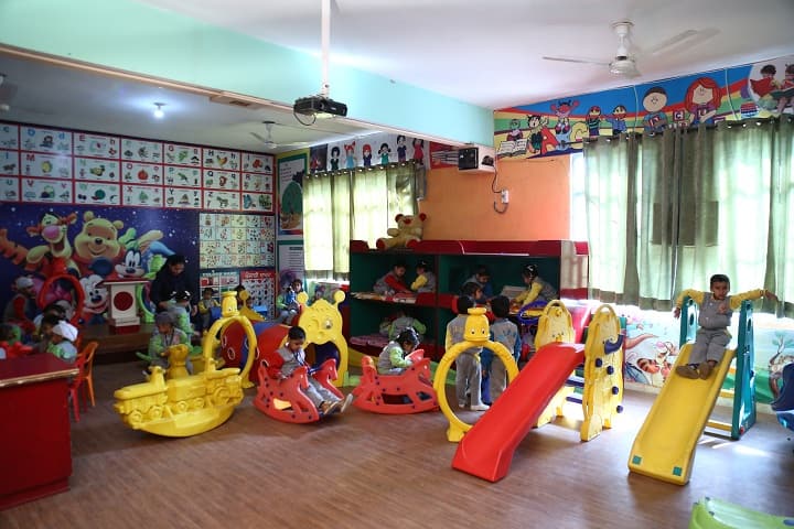Gobind International Public School-KG Kids Playing