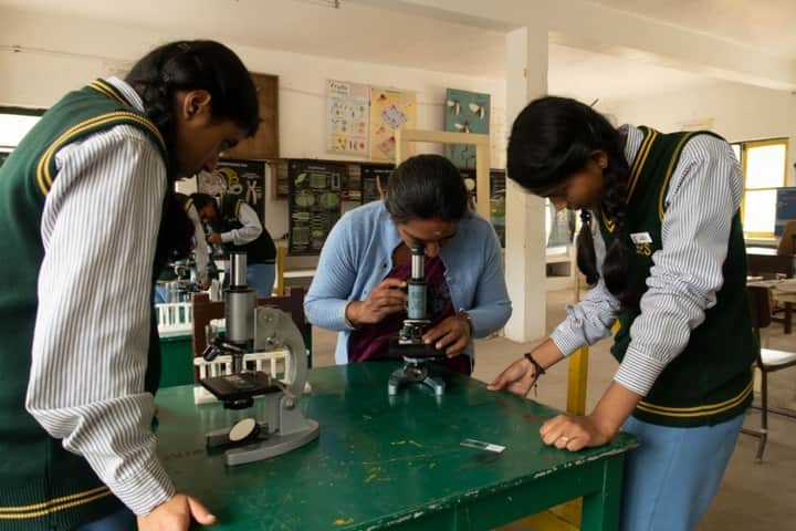 Brindavan Public School-Biology Lab