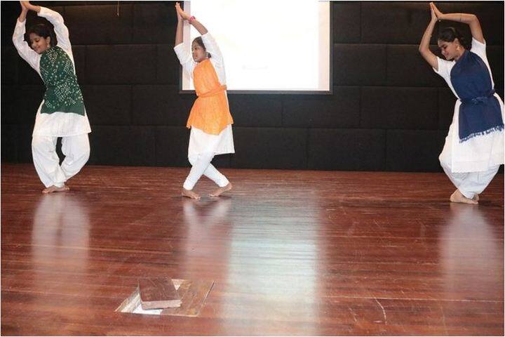 Chettinad Hari Shree Vidyalayam-Dancing Activity
