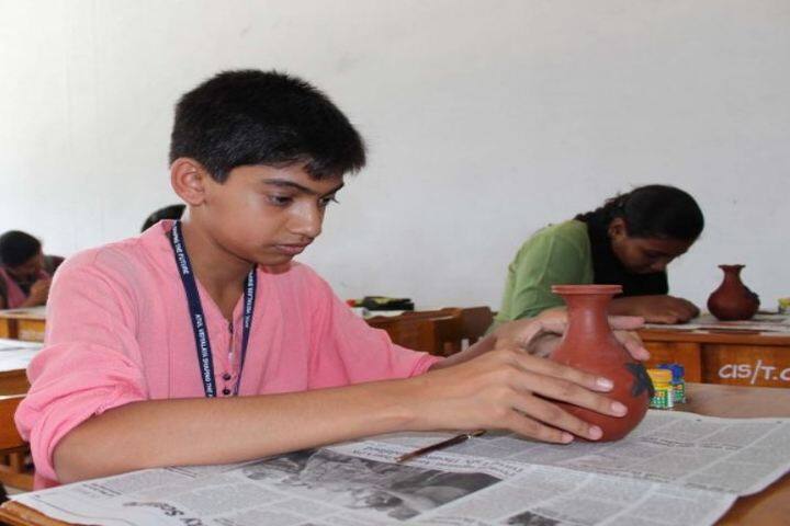 Comorin International School-Pot Painting