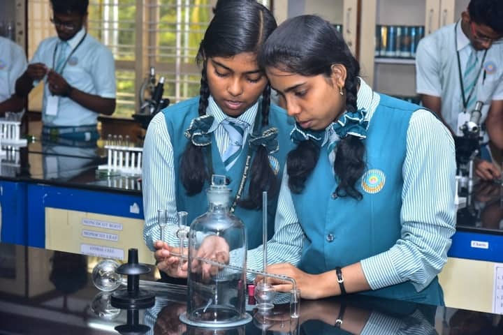 Sacred Heart International School-Biology Lab