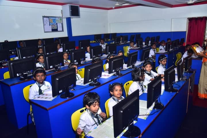 Sacred Heart International School-English Lab