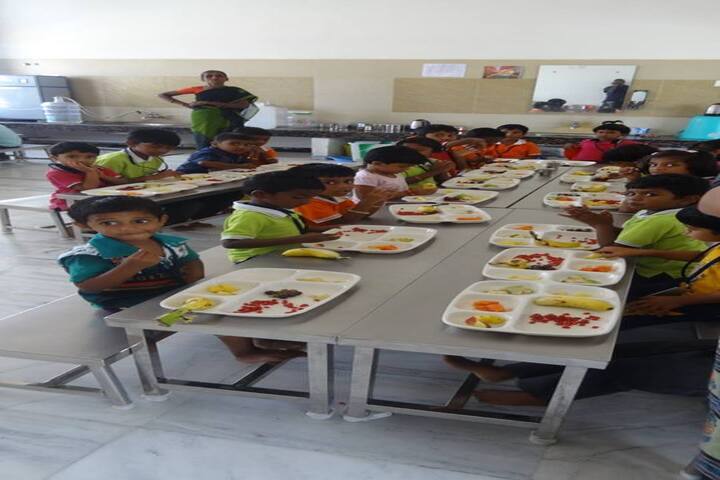 Wisdom Wealth International School-Fruits Day